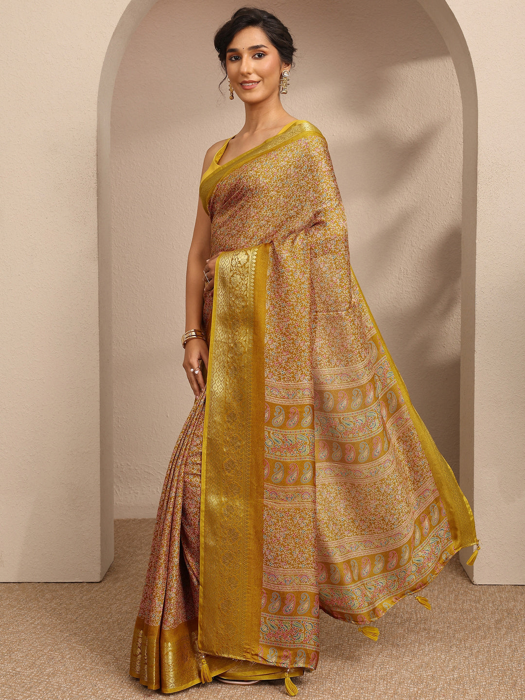  Mustard Printed Silk Blend Saree With Unstitched Blouse Piece 