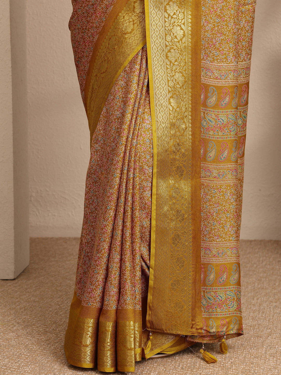  Mustard Printed Silk Blend Saree With Unstitched Blouse Piece 