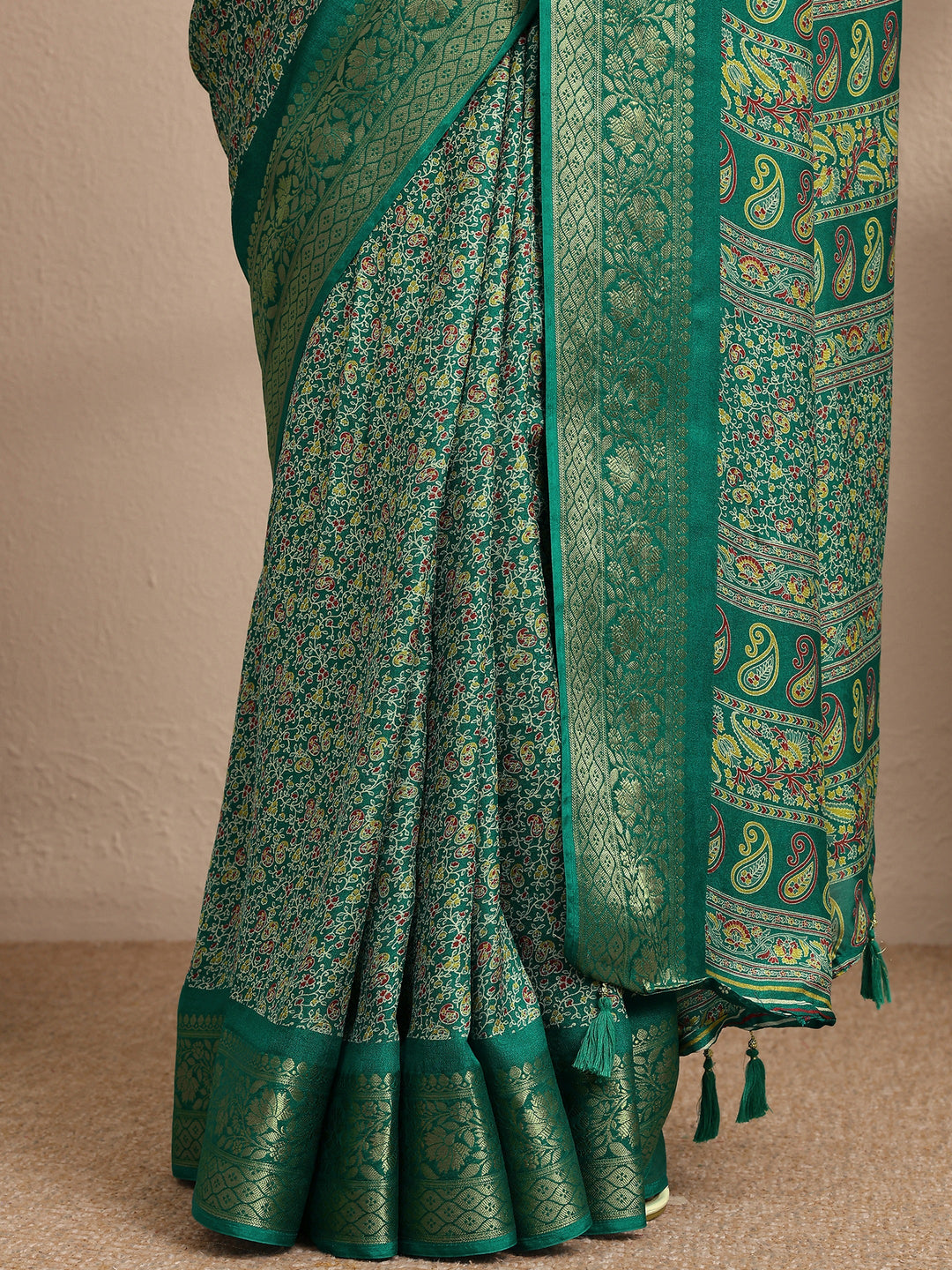  Green Printed Silk Blend Saree With Unstitched Blouse Piece 