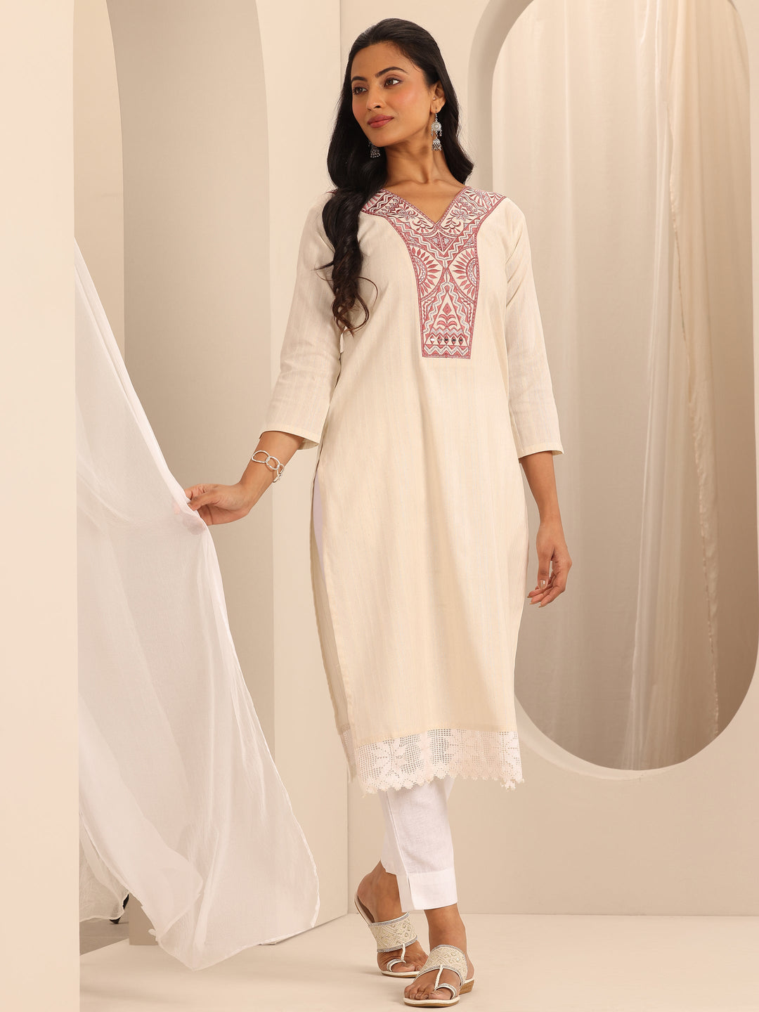  Off White Yoke Design Cotton Blend Straight Kurta 