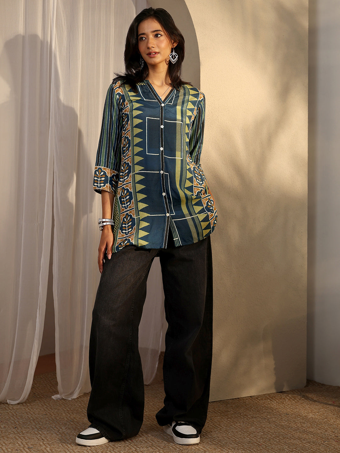  Teal Geometric Printed Muslin Straight Short Kurti 