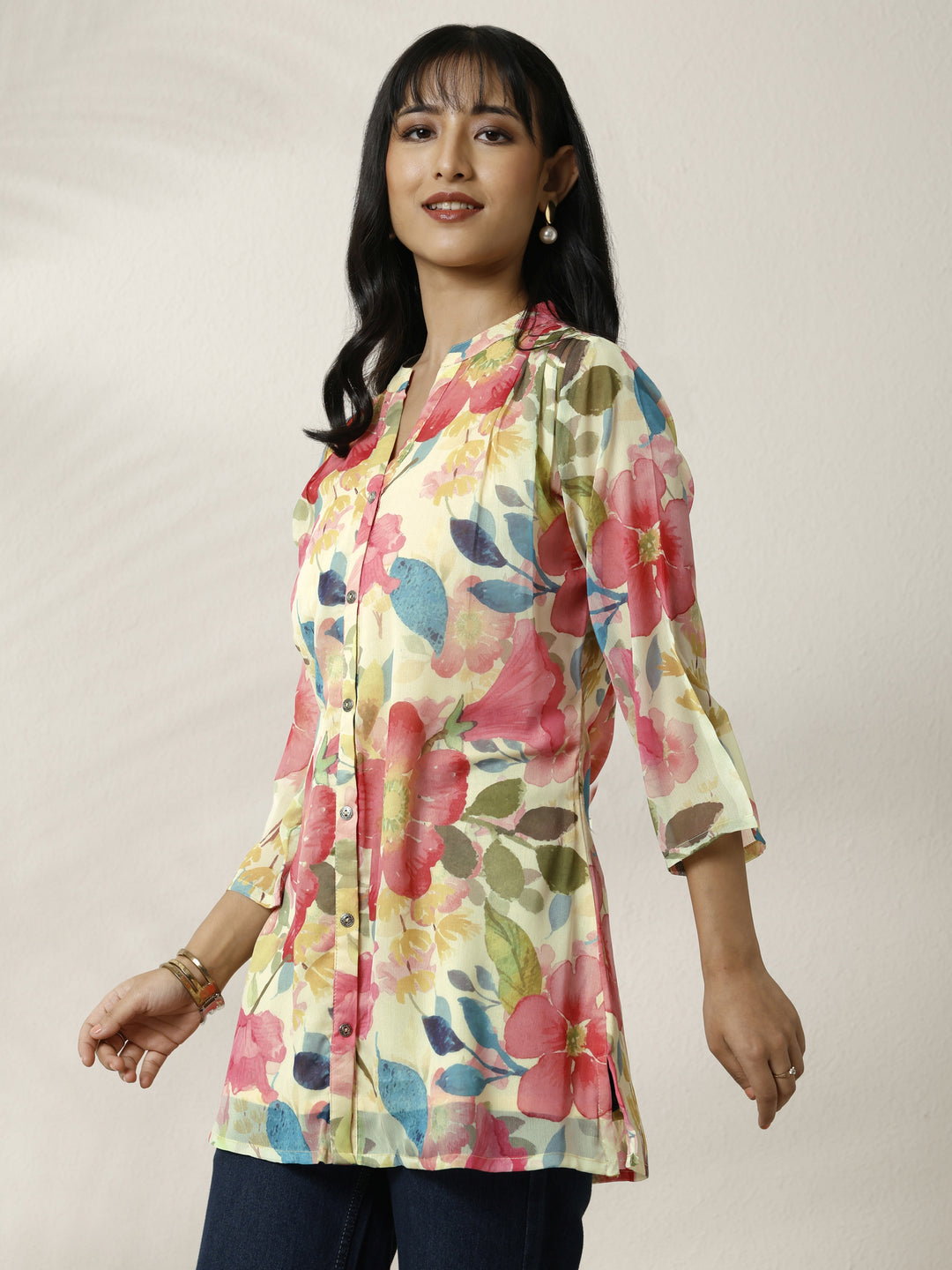  Off White Printed Chiffon Straight Short Kurti 