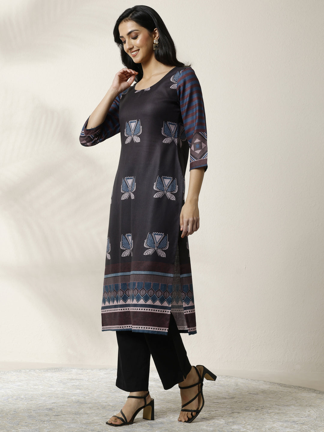  Black Printed Cotton Blend Straight Kurta 