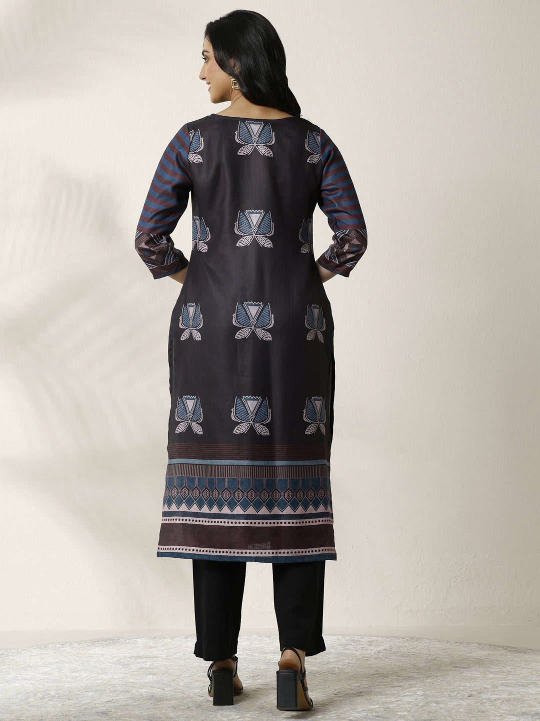  Black Printed Cotton Blend Straight Kurta 
