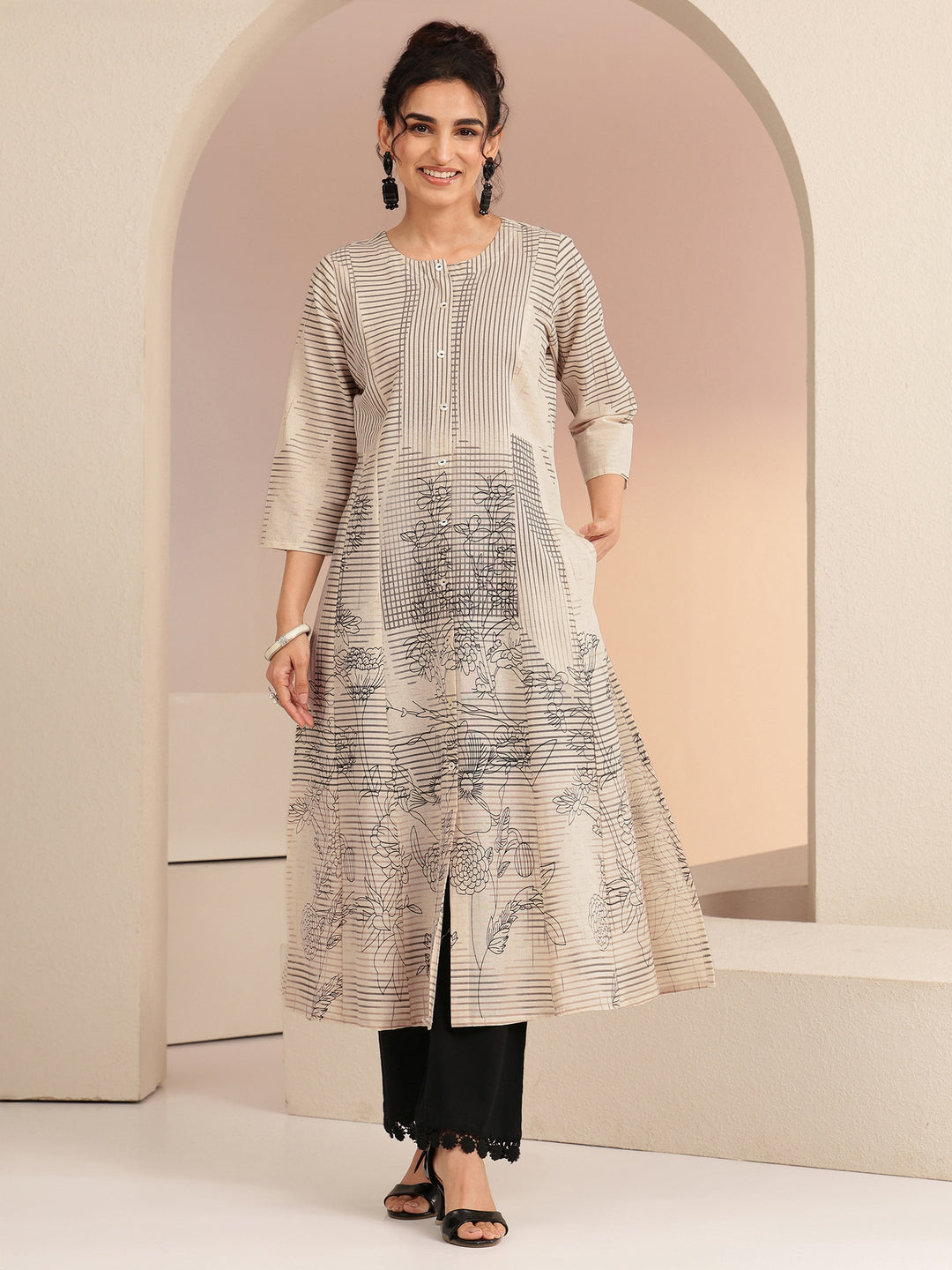  Ivory and Black Abstract Print Cotton Blend A-Line Kurta 