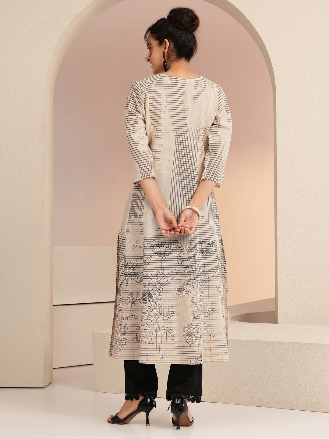  Ivory and Black Abstract Print Cotton Blend A-Line Kurta 