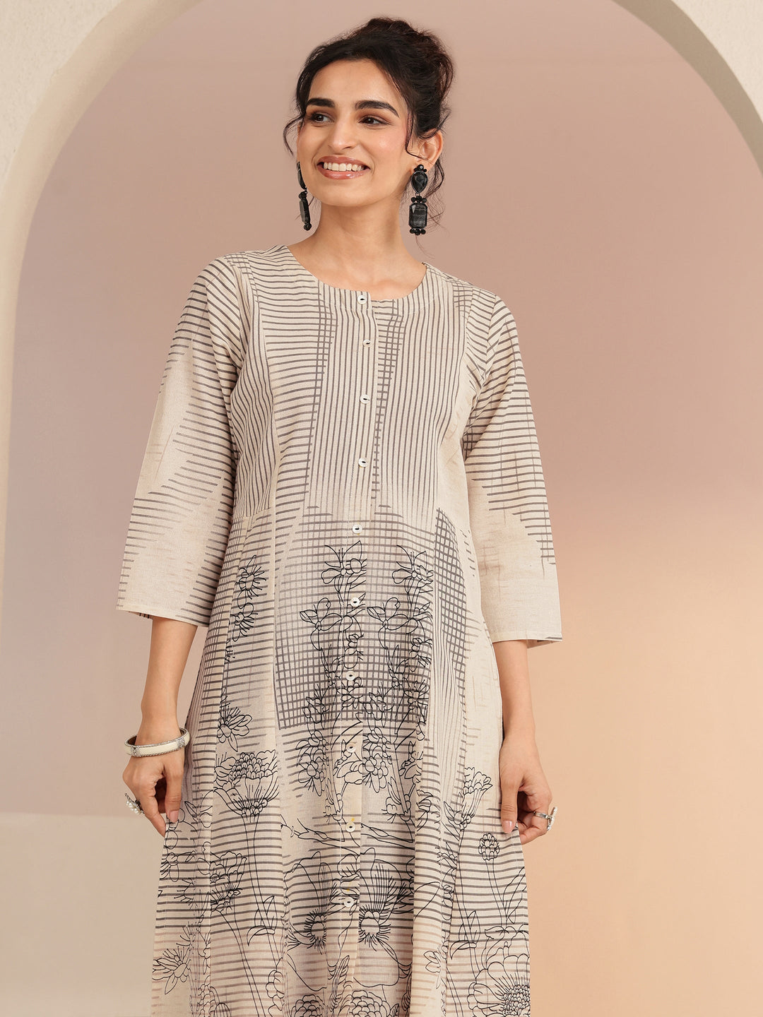  Ivory and Black Abstract Print Cotton Blend A-Line Kurta 