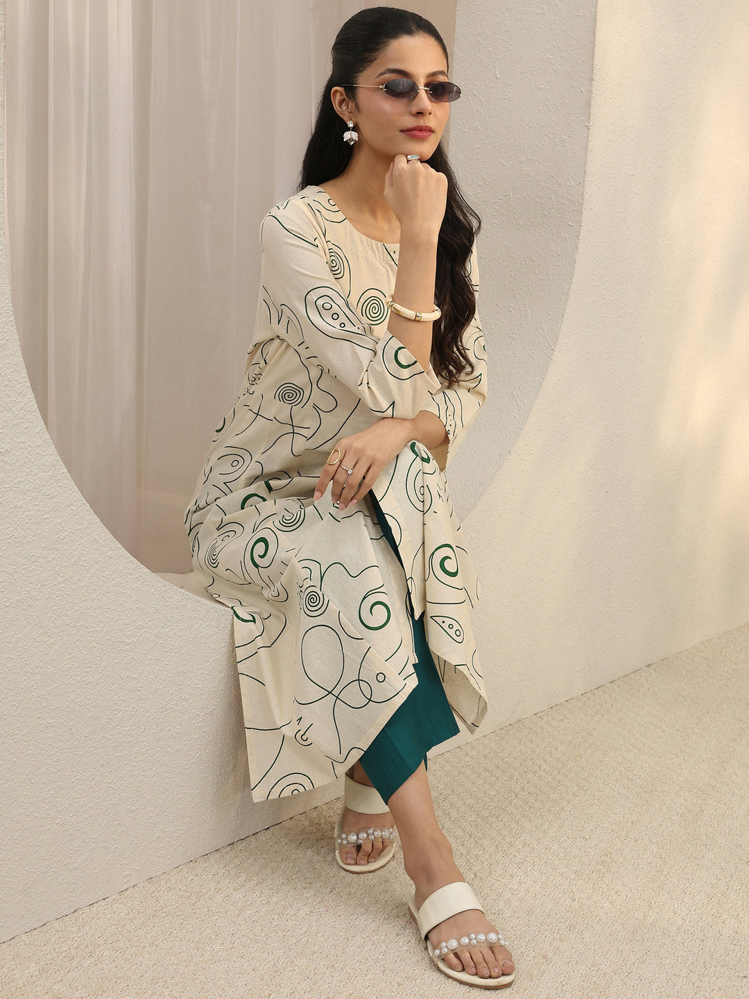  Off White Abstract Printed Panelled A-Line Kurta 