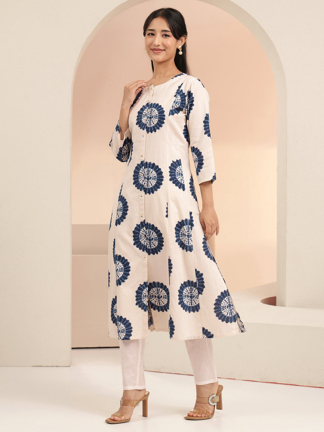  Off white Geometric Printed Cotton Blend A-Line Kurta 