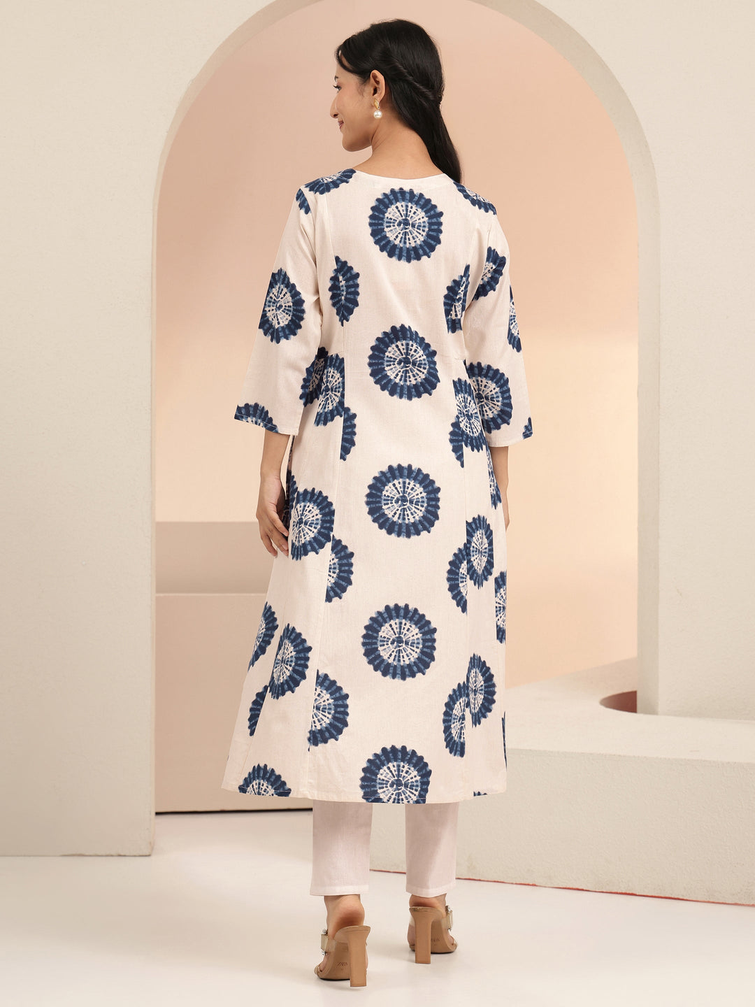  Off white Geometric Printed Cotton Blend A-Line Kurta 
