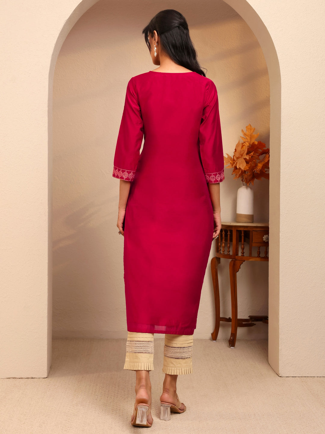  Pink Ethnic Motif Embroidered Silk Blend Straight Kurta 