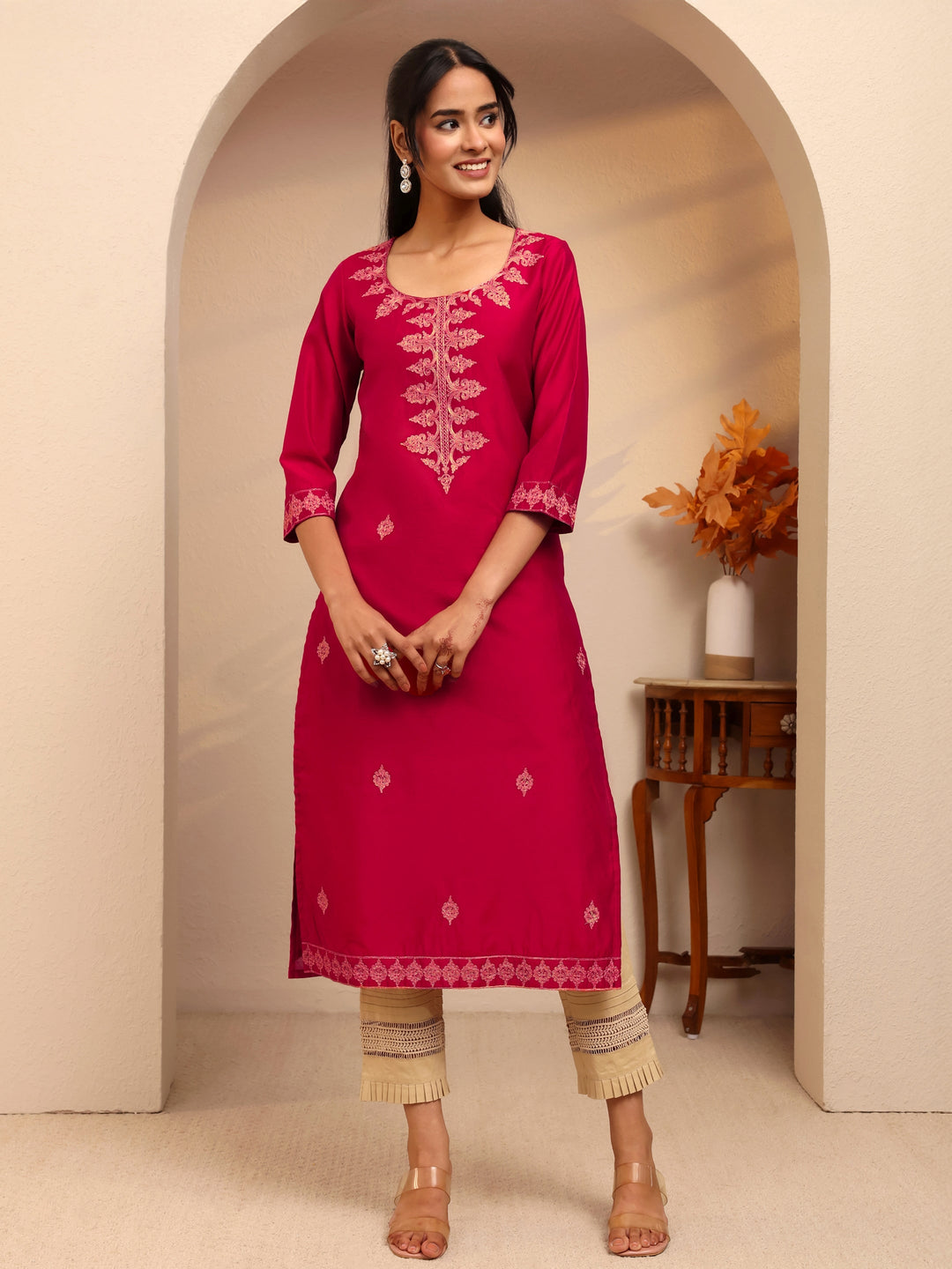  Pink Ethnic Motif Embroidered Silk Blend Straight Kurta 