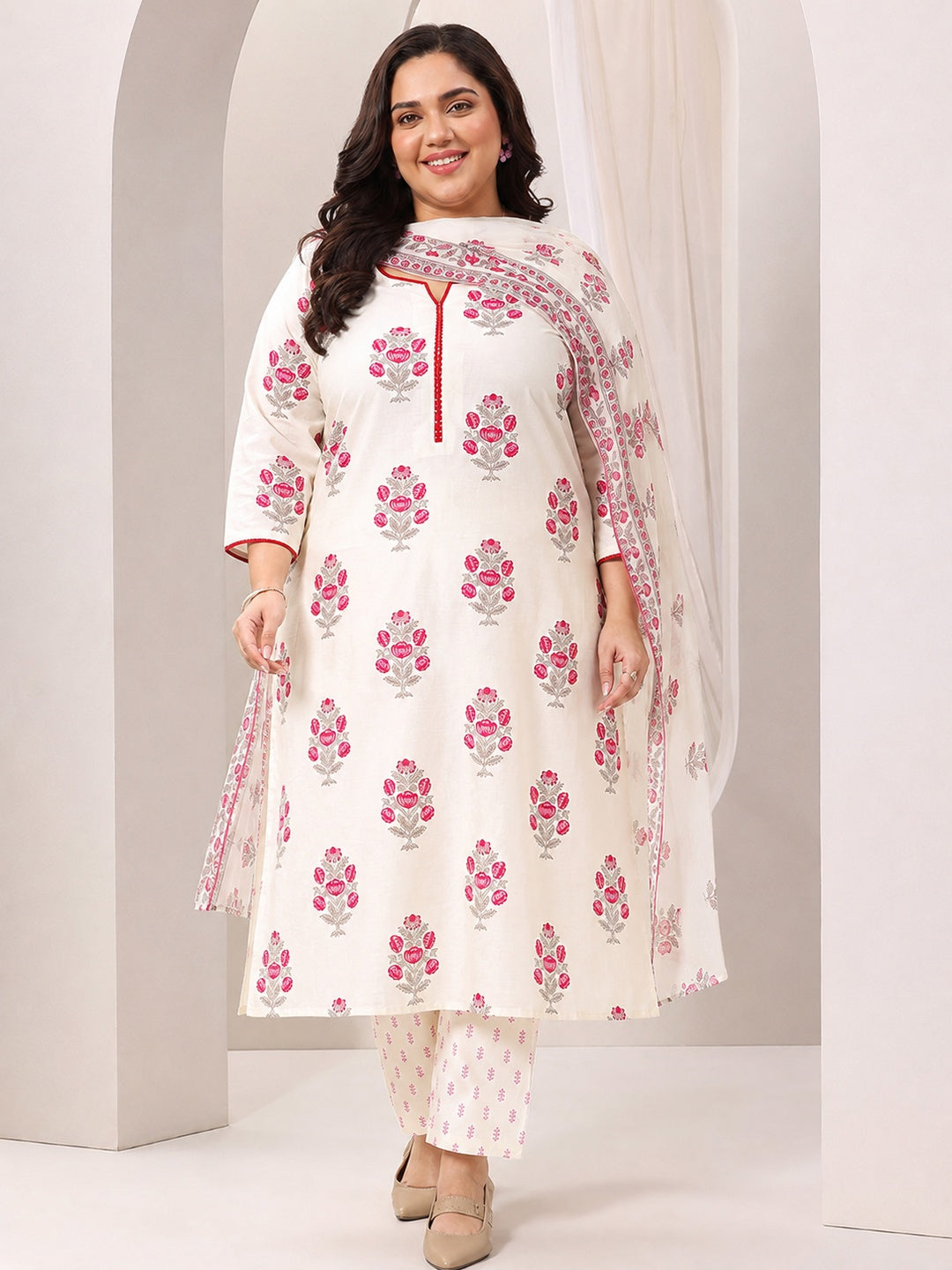  Plus Size Off White Floral Printed Silk Blend Straight Suit Set 