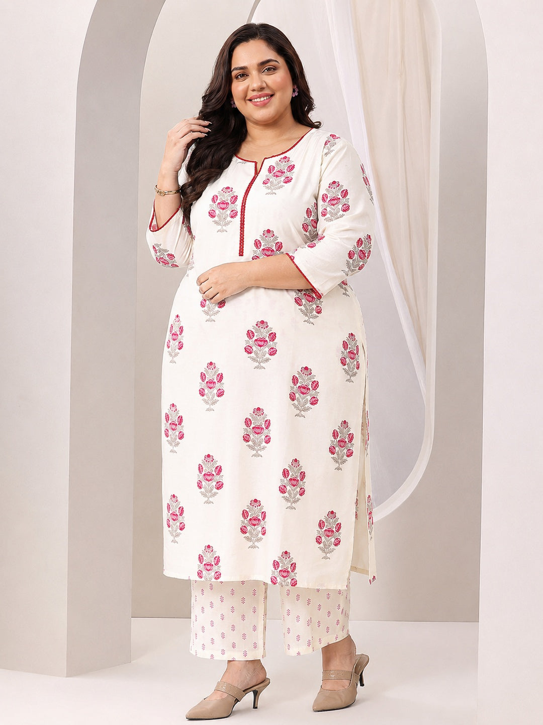  Plus Size Off White Floral Printed Silk Blend Straight Suit Set 