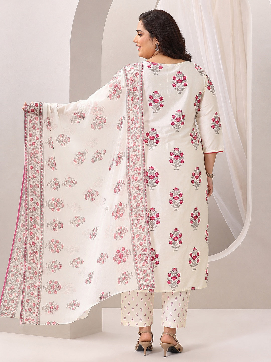  Plus Size Off White Floral Printed Silk Blend Straight Suit Set 