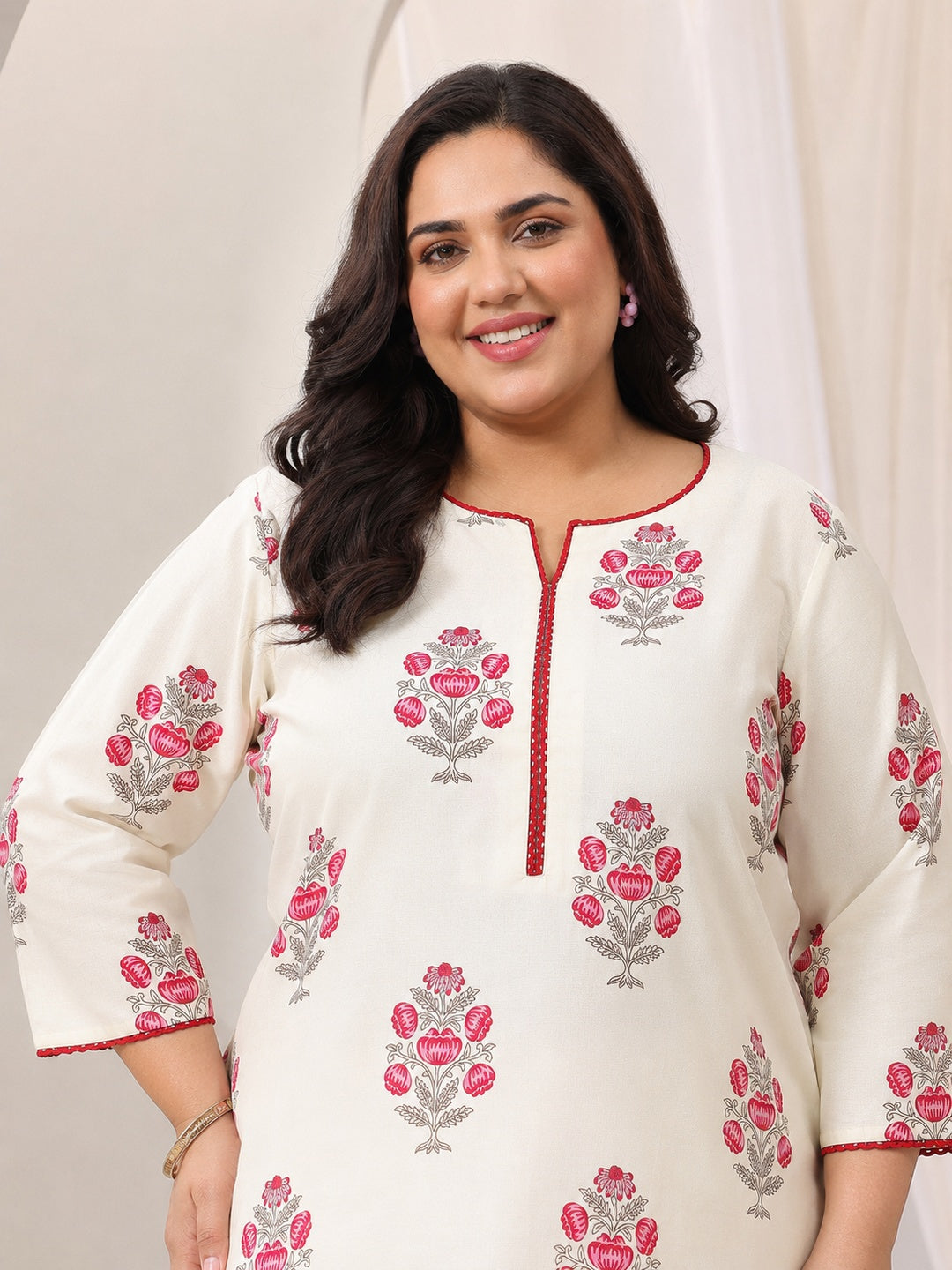  Plus Size Off White Floral Printed Silk Blend Straight Suit Set 