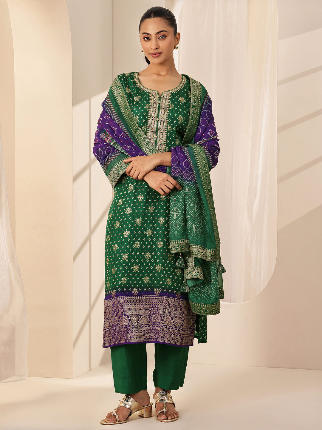  Green Printed Silk Blend Straight Suit Set With Dupatta 