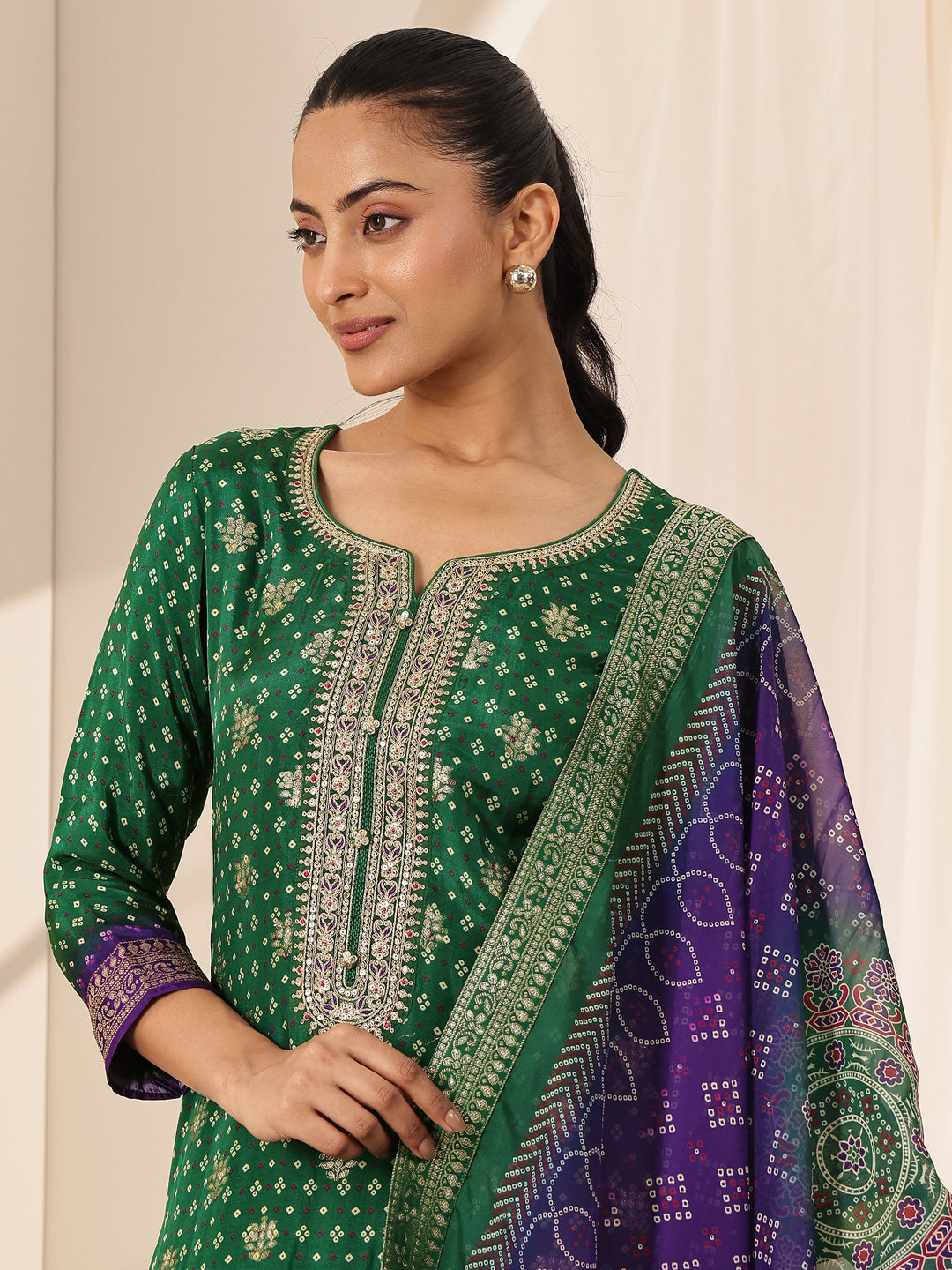  Green Printed Silk Blend Straight Suit Set With Dupatta 