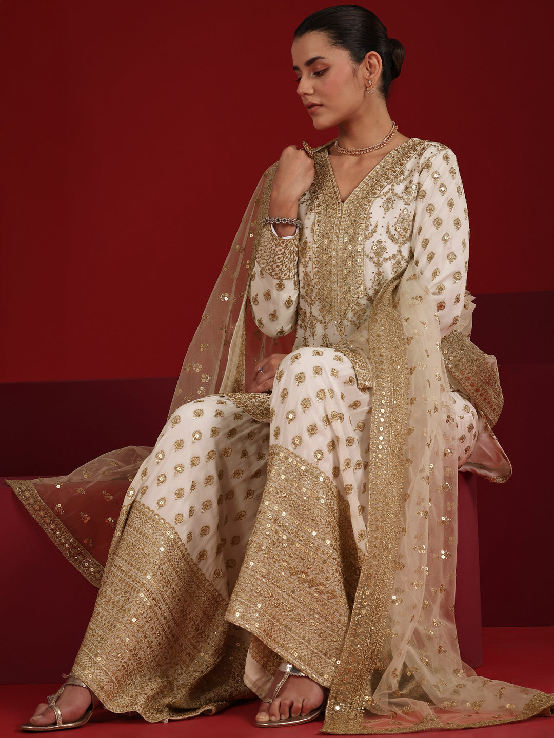  Off White Embroidered Georgette Straight Suit Set With Dupatta 
