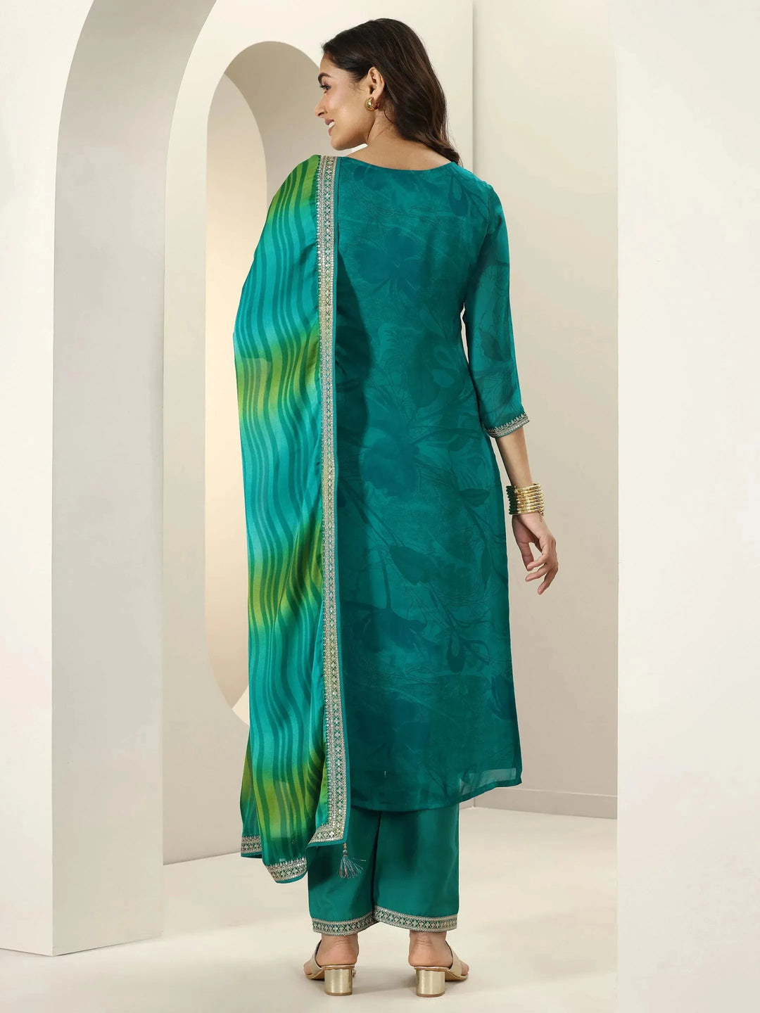  Green Embroidered Silk Blend Straight Suit Sets With Dupatta 