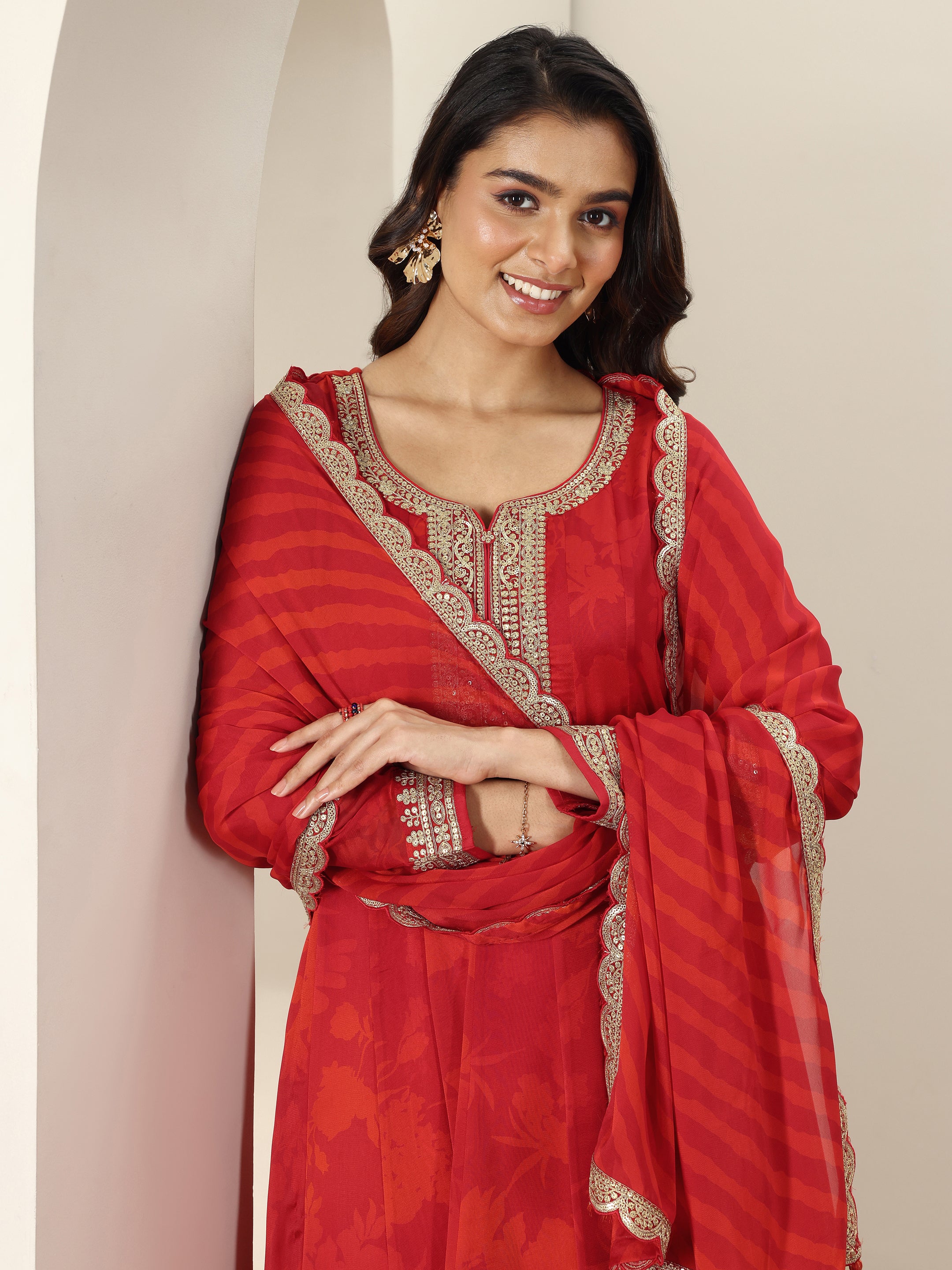Red Embroidered Silk Blend Anarkali Suit Sets With Dupatta-image-38