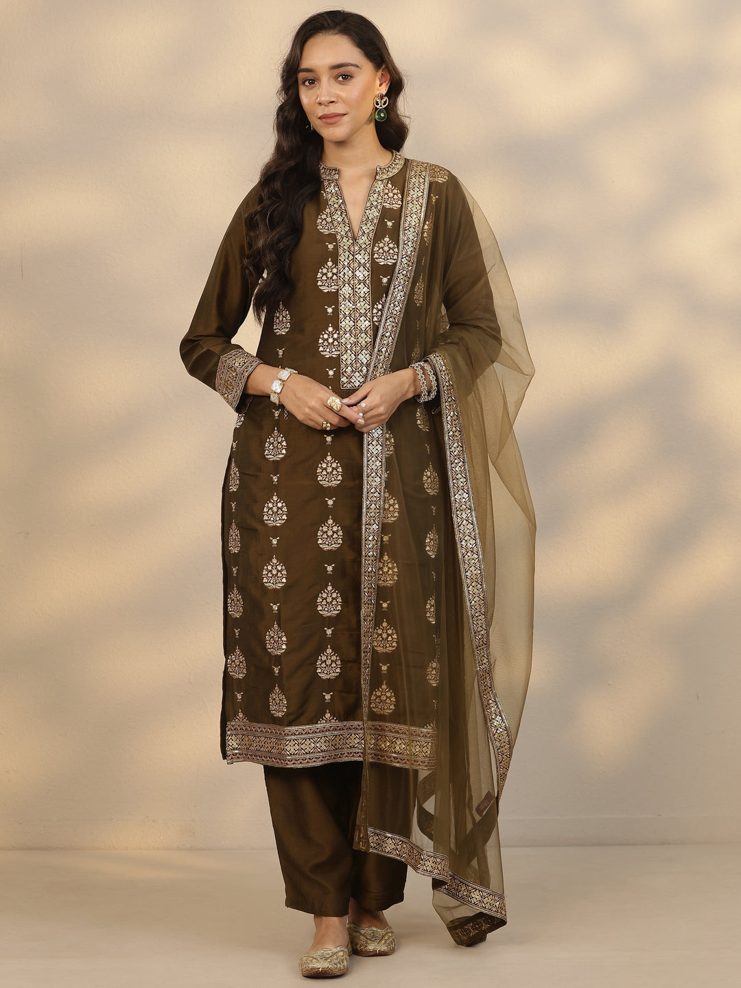  Libas Art Green Embroidered Silk Blend Straight Suit Set With Dupatta 