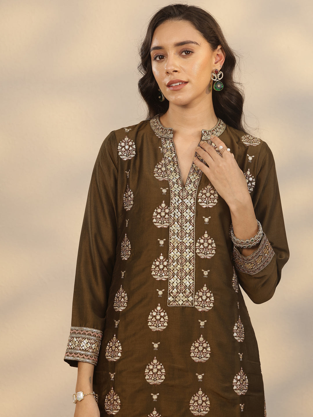  Libas Art Green Embroidered Silk Blend Straight Suit Set With Dupatta 