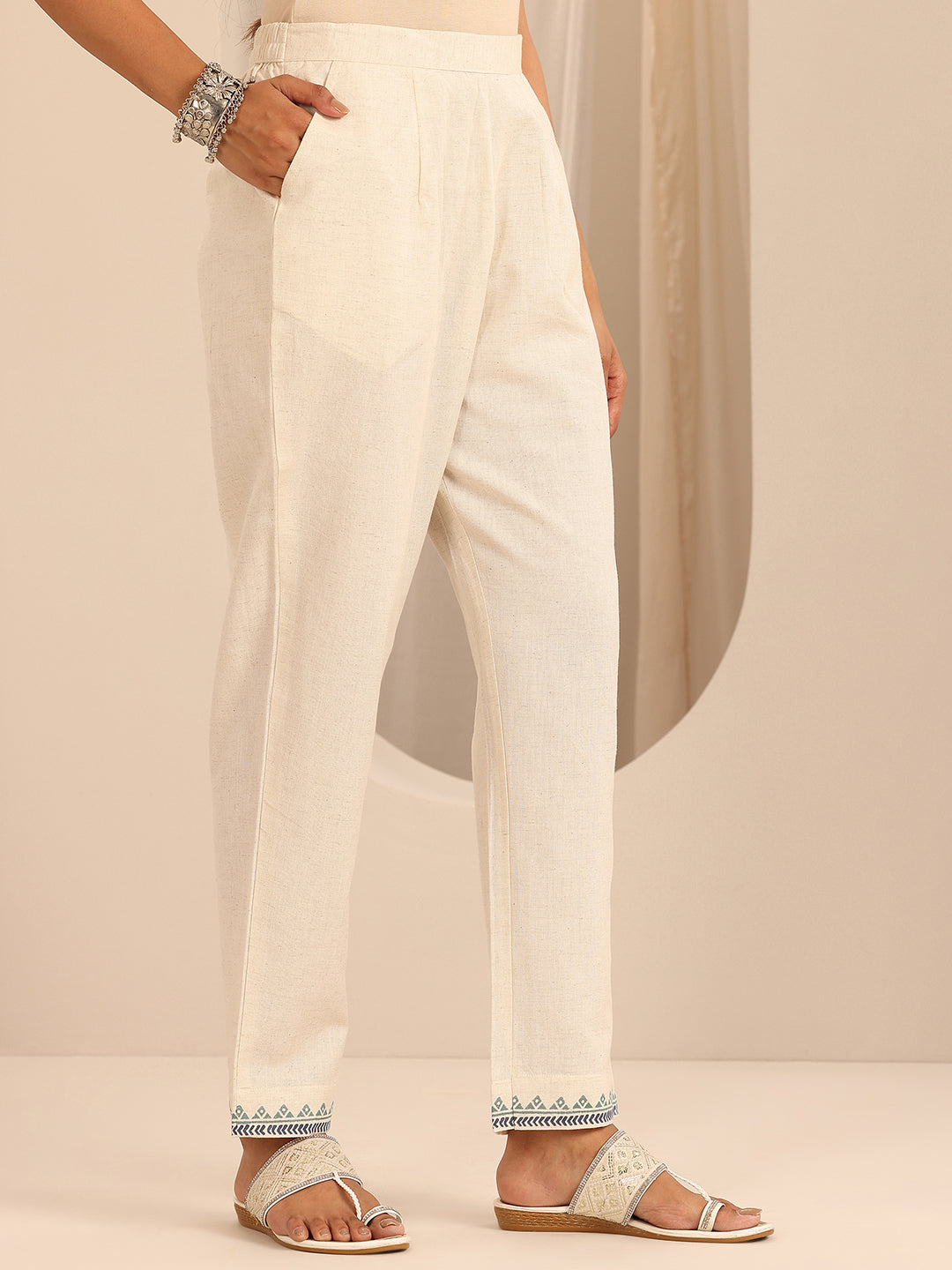  Off White Printed Cotton Blend Straight Suit Set With Dupatta 