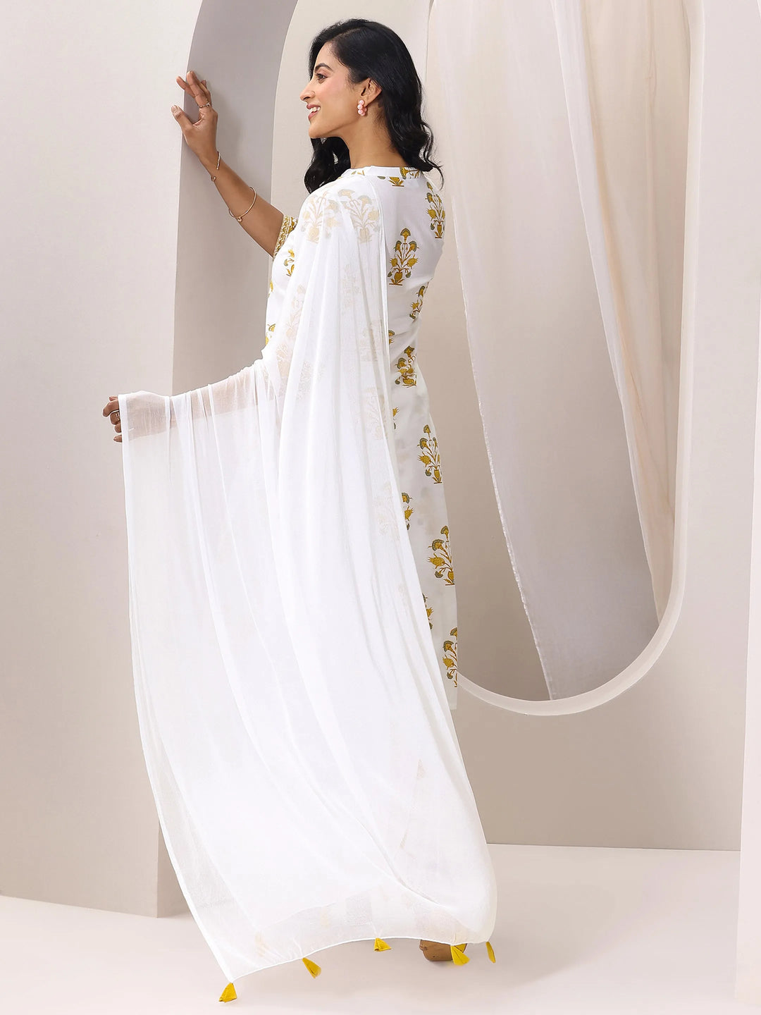  White Printed Cotton Blend Straight Suit Set With Dupatta 