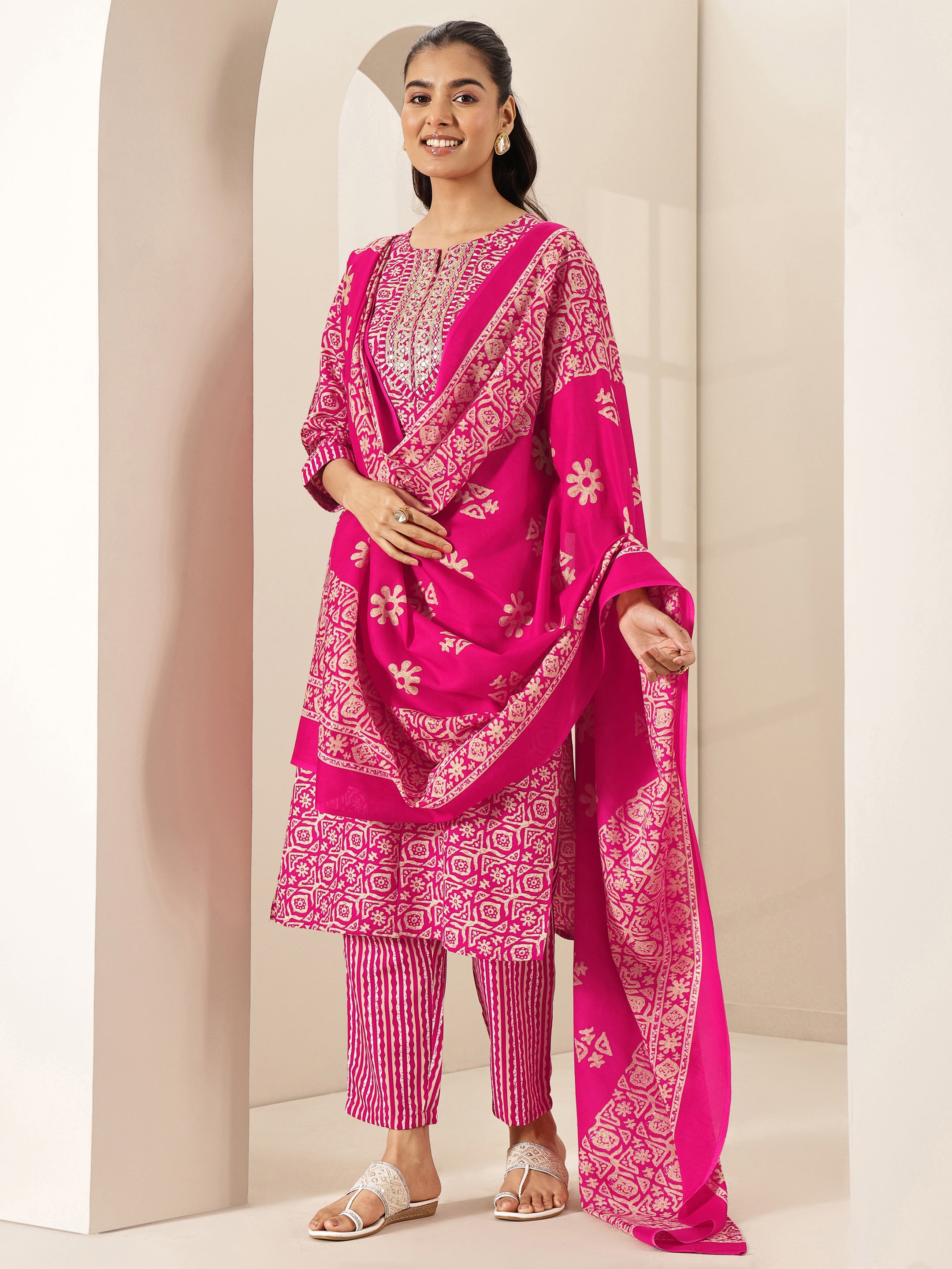 Pink Printed Cotton Blend Straight Suit Sets With Dupatta-image-21