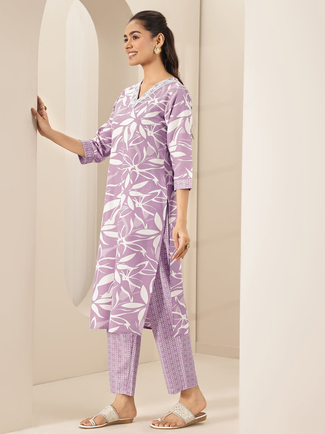  Mauve Printed Cotton Blend Straight Suit Sets With Dupatta 