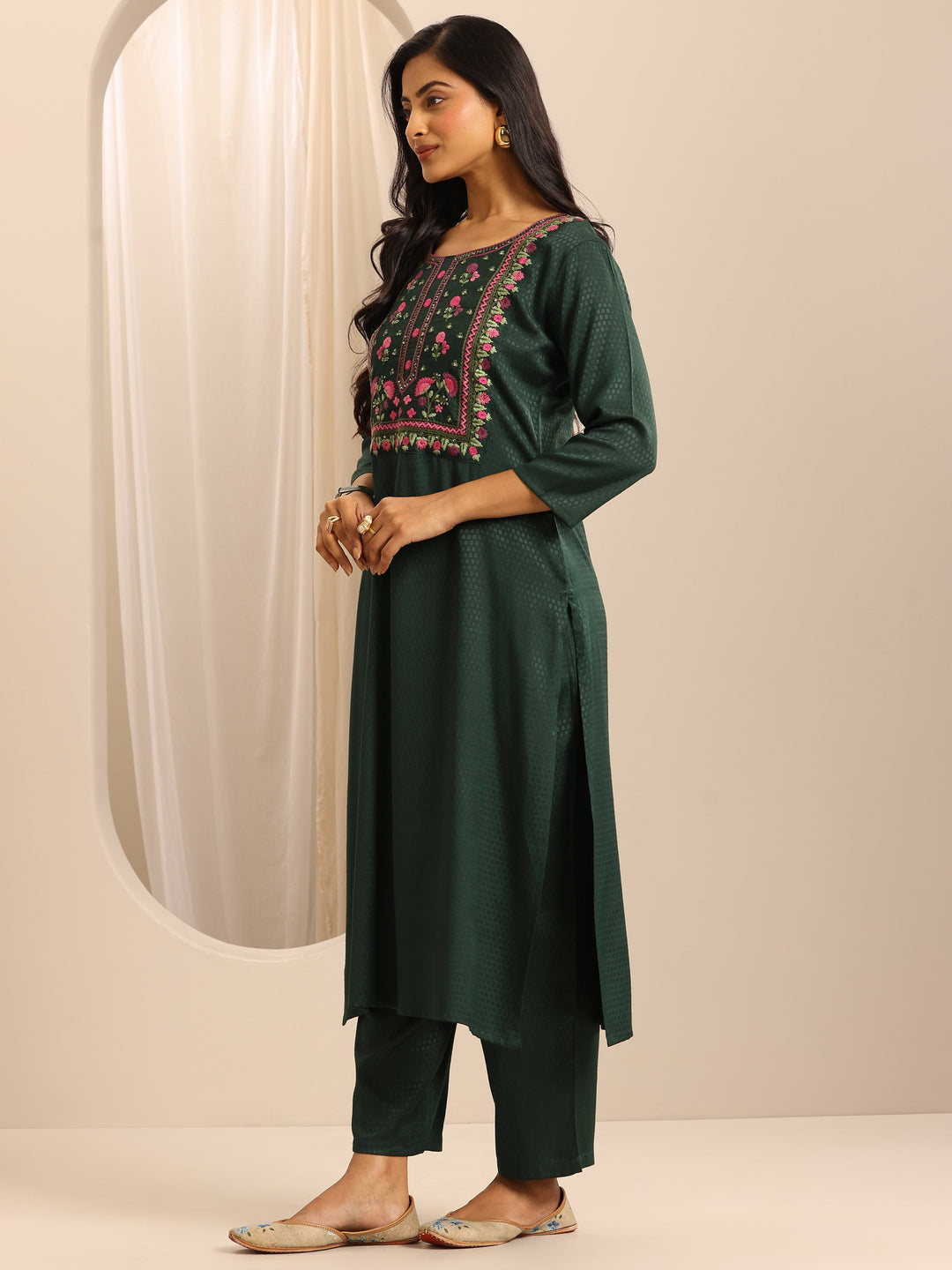  Green Woven Cotton Blend Straight Suit Set With Dupatta 