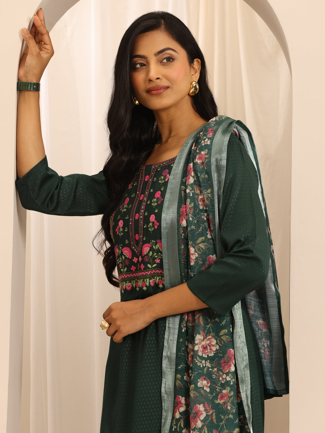  Green Woven Cotton Blend Straight Suit Set With Dupatta 