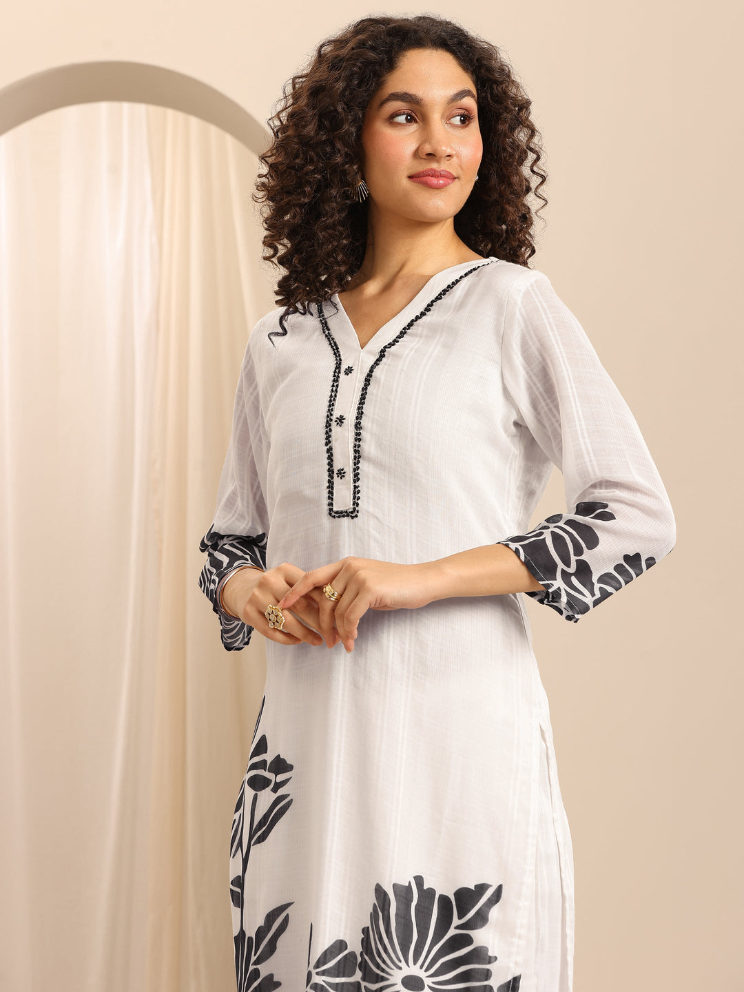  White Printed Cotton Blend Straight Suit Set With Dupatta 