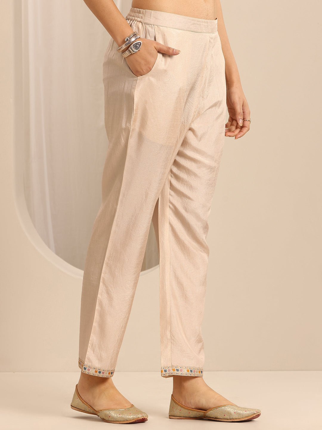  White Woven Silk Blend Straight Suit Set With Dupatta 