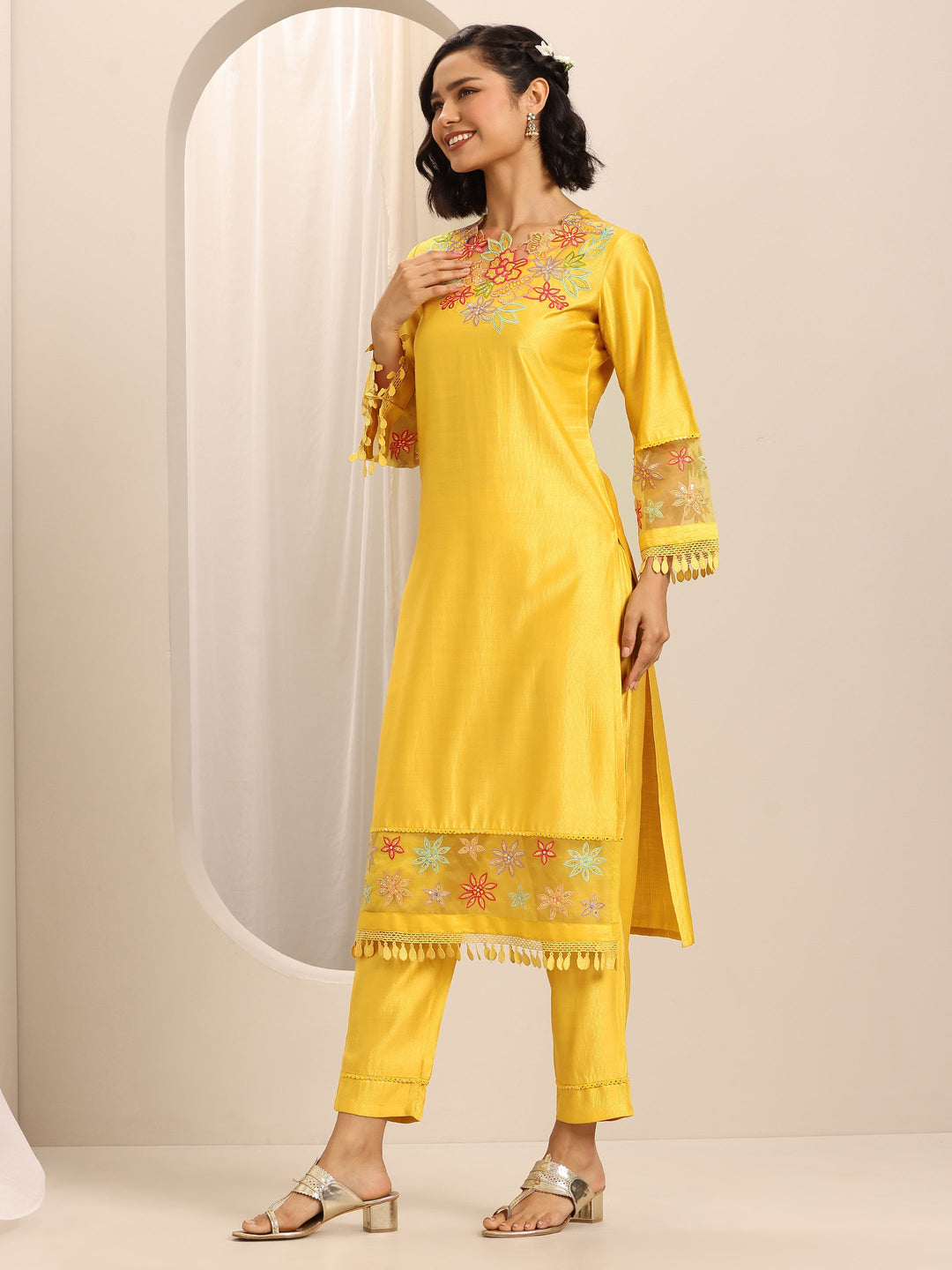  Yellow Embroidered Silk Blend Straight Suit Set With Dupatta 