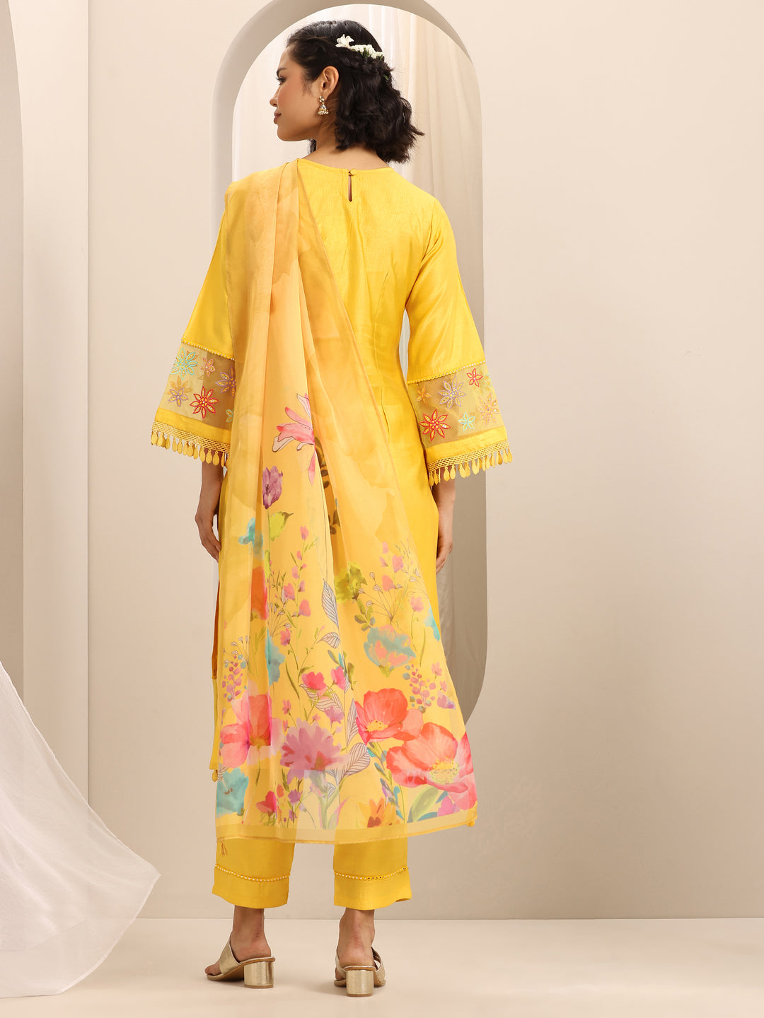  Yellow Embroidered Silk Blend Straight Suit Set With Dupatta 