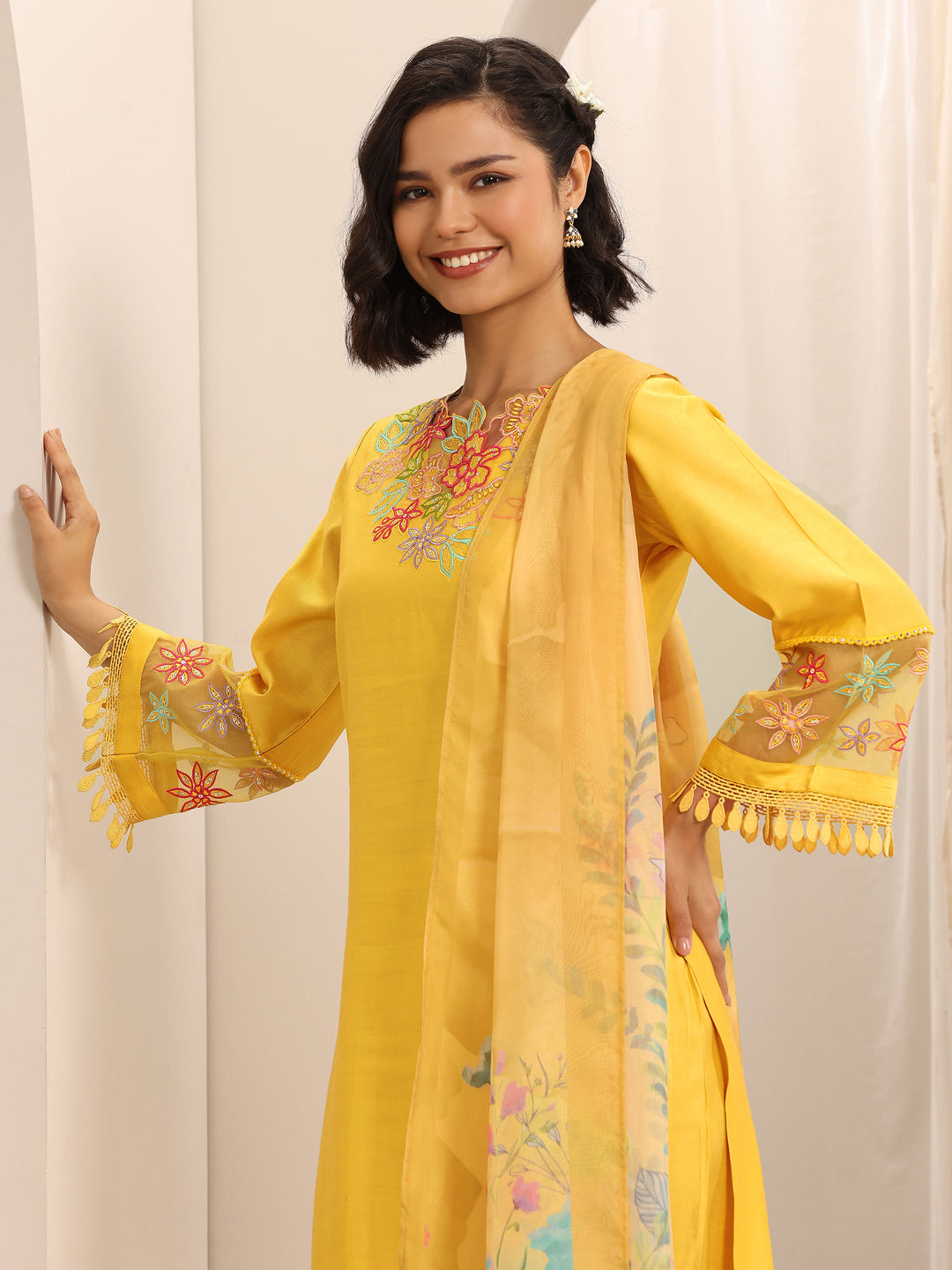  Yellow Embroidered Silk Blend Straight Suit Set With Dupatta 