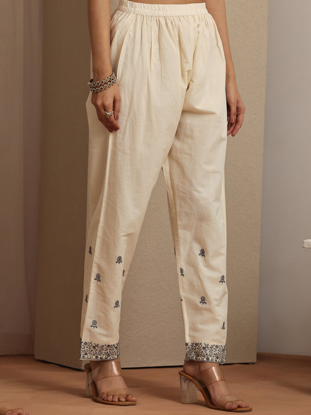  Off white Embroidered Cotton Straight Suit Set With Dupatta 