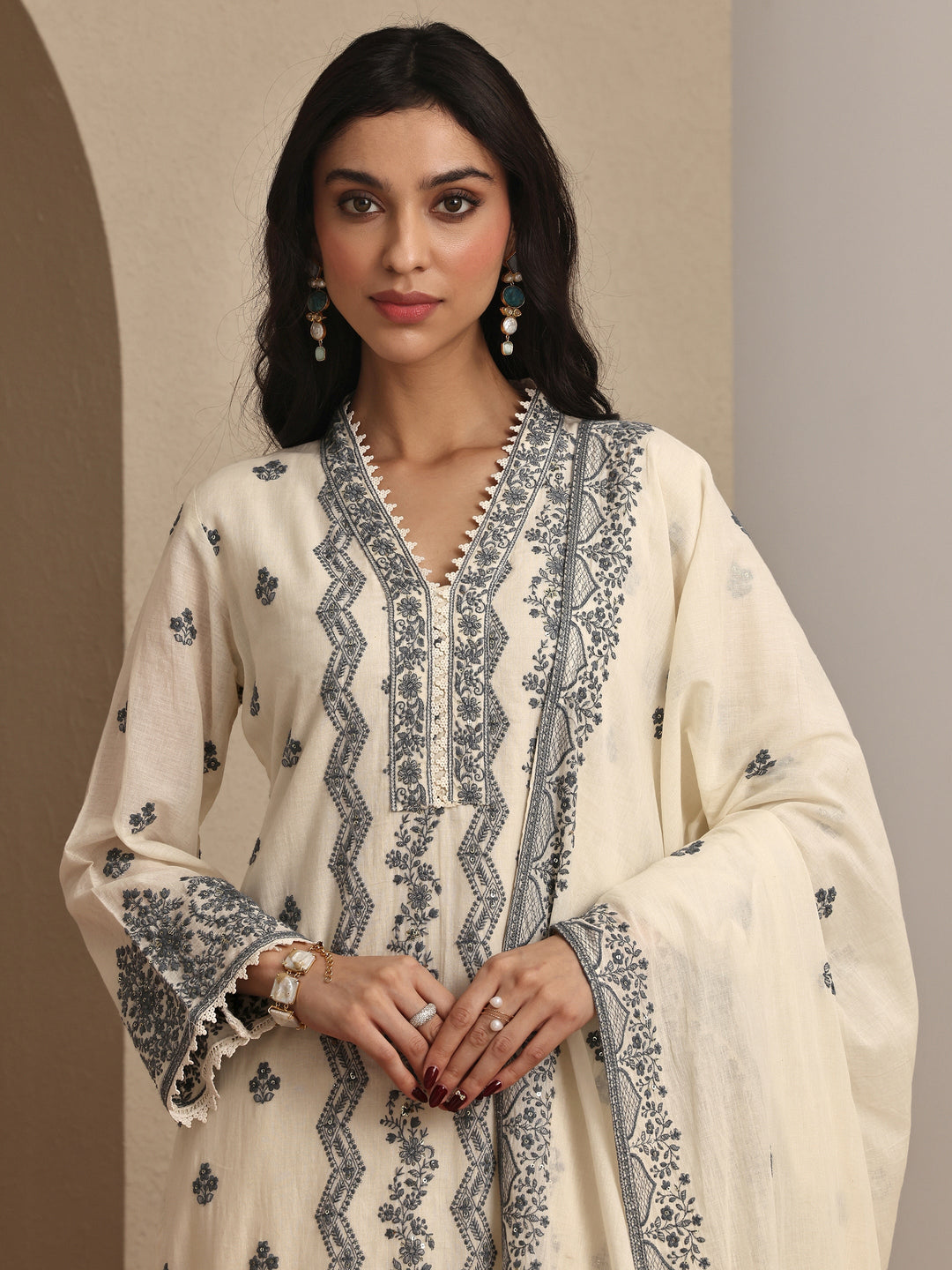  Off white Embroidered Cotton Straight Suit Set With Dupatta 