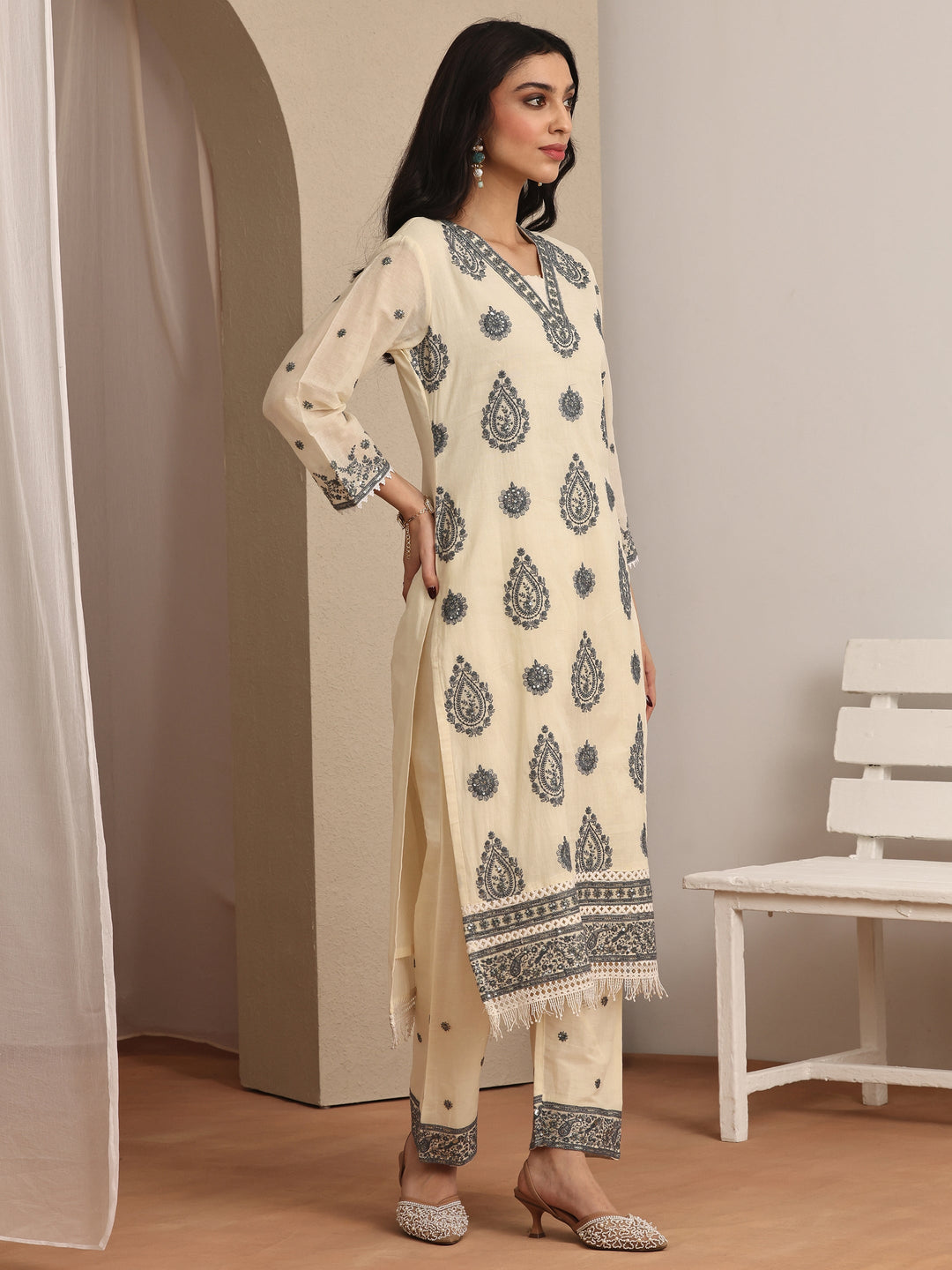  Off white Embroidered Cotton Straight Suit Set With Dupatta 