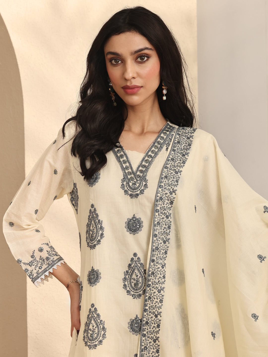 Off white Embroidered Cotton Straight Suit Set With Dupatta 