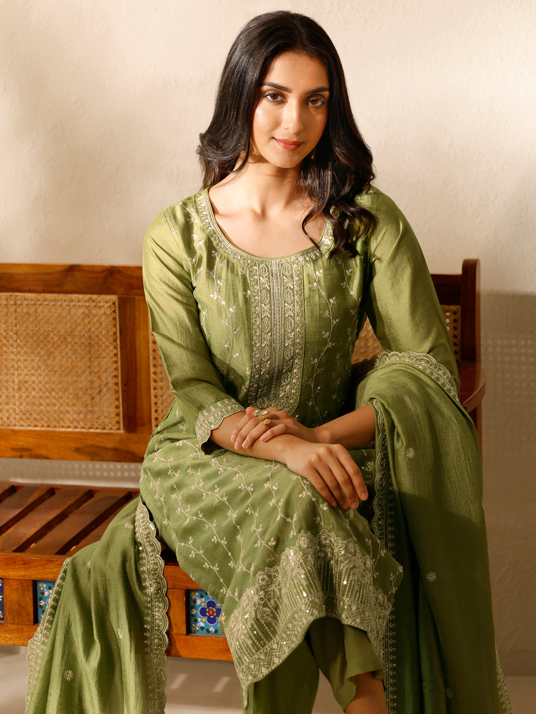  Green Embroidered Silk Blend Straight Suit Set With Dupatta 