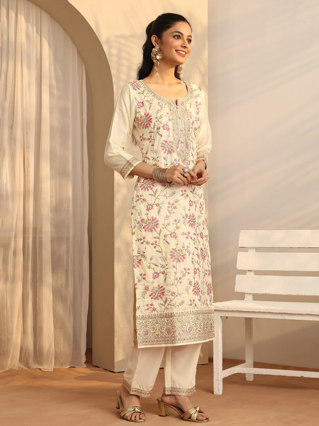  Off White Embroidered Silk Blend Straight Suit Set With Dupatta 