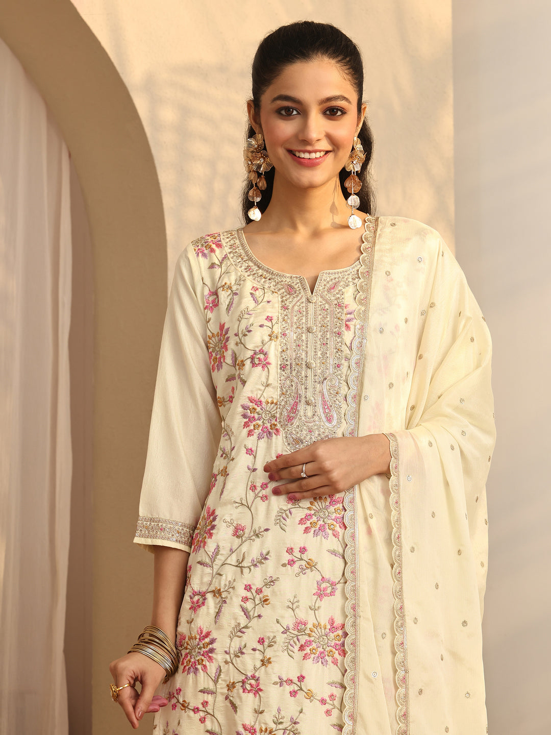  Off White Embroidered Silk Blend Straight Suit Set With Dupatta 