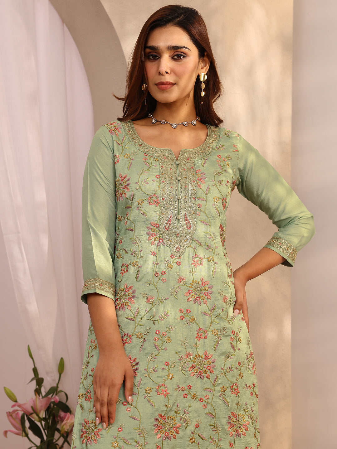  Green Embroidered Silk blend Straight Suit Set With Dupatta 