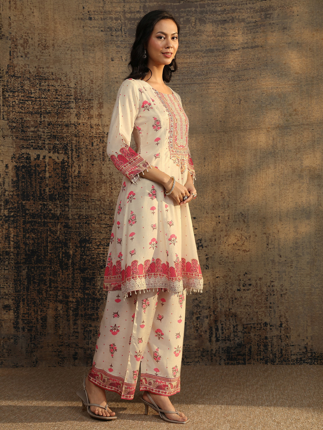 Off White Printed Muslin A-Line Suit Set With Dupatta 