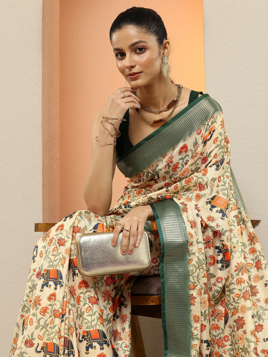 Beige Printed Silk Blend Saree With Unstitched Blouse Piece