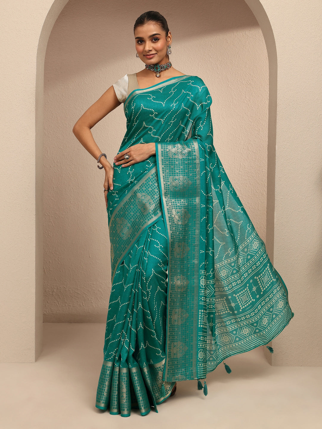 Blue Bandhani Printed Silk Blend Saree With Unstitched Blouse Piece