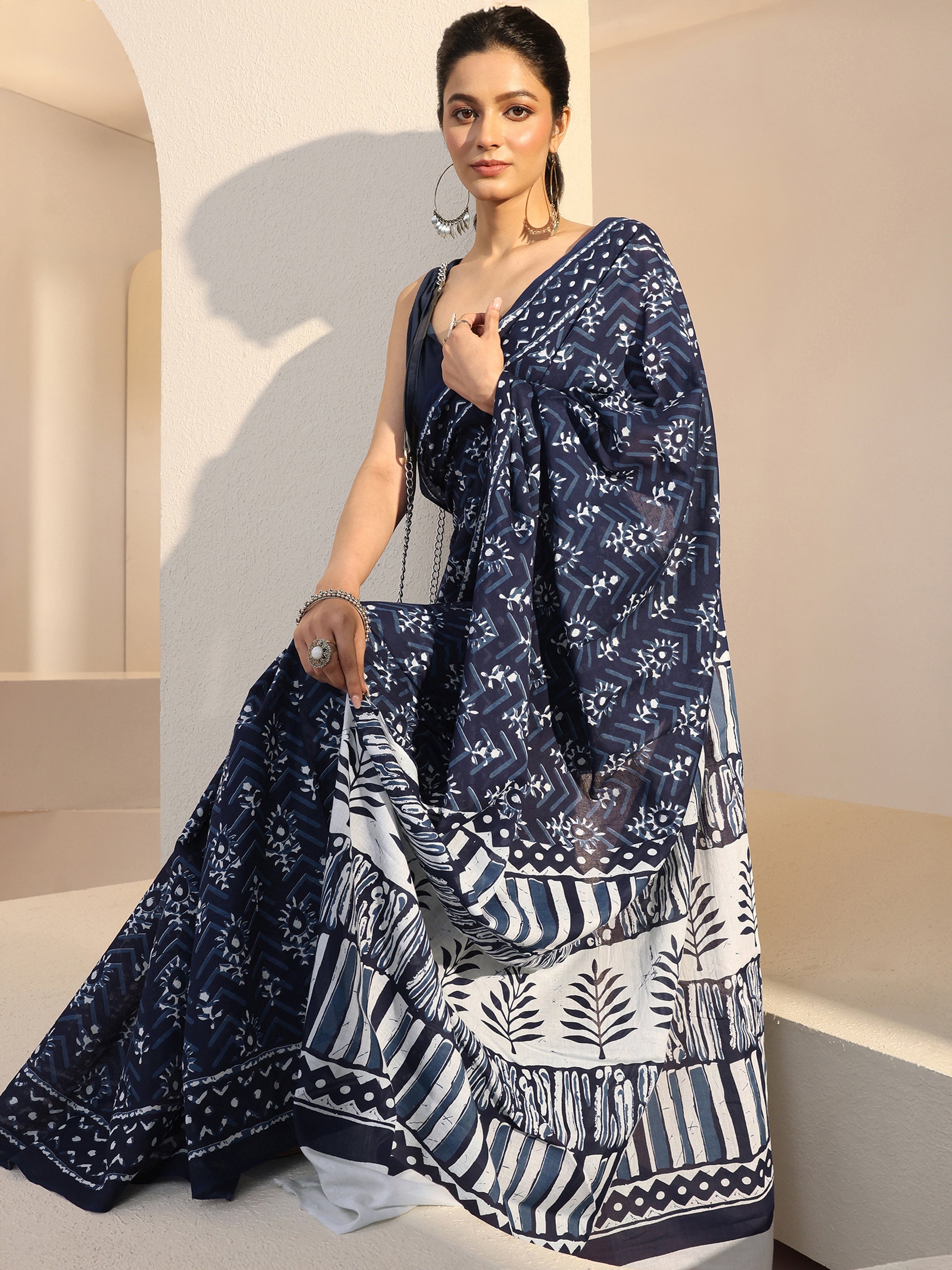 Libas Indigo Dabu Floral Print Cotton Saree-picture-17